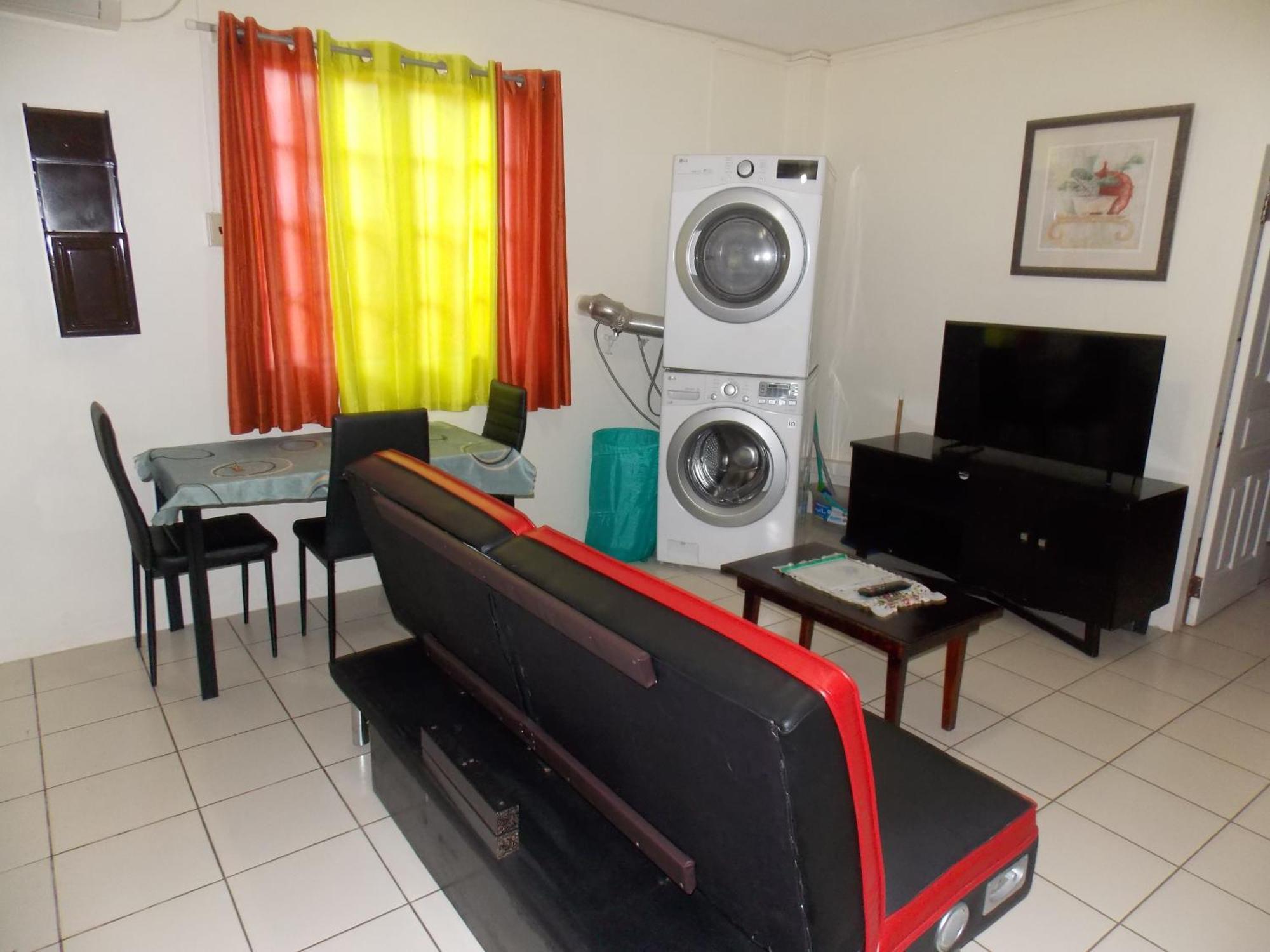 Stewart Apt- Trincity, Airport, Washer, Dryer, Office, Cable , Wifi الغرفة الصورة