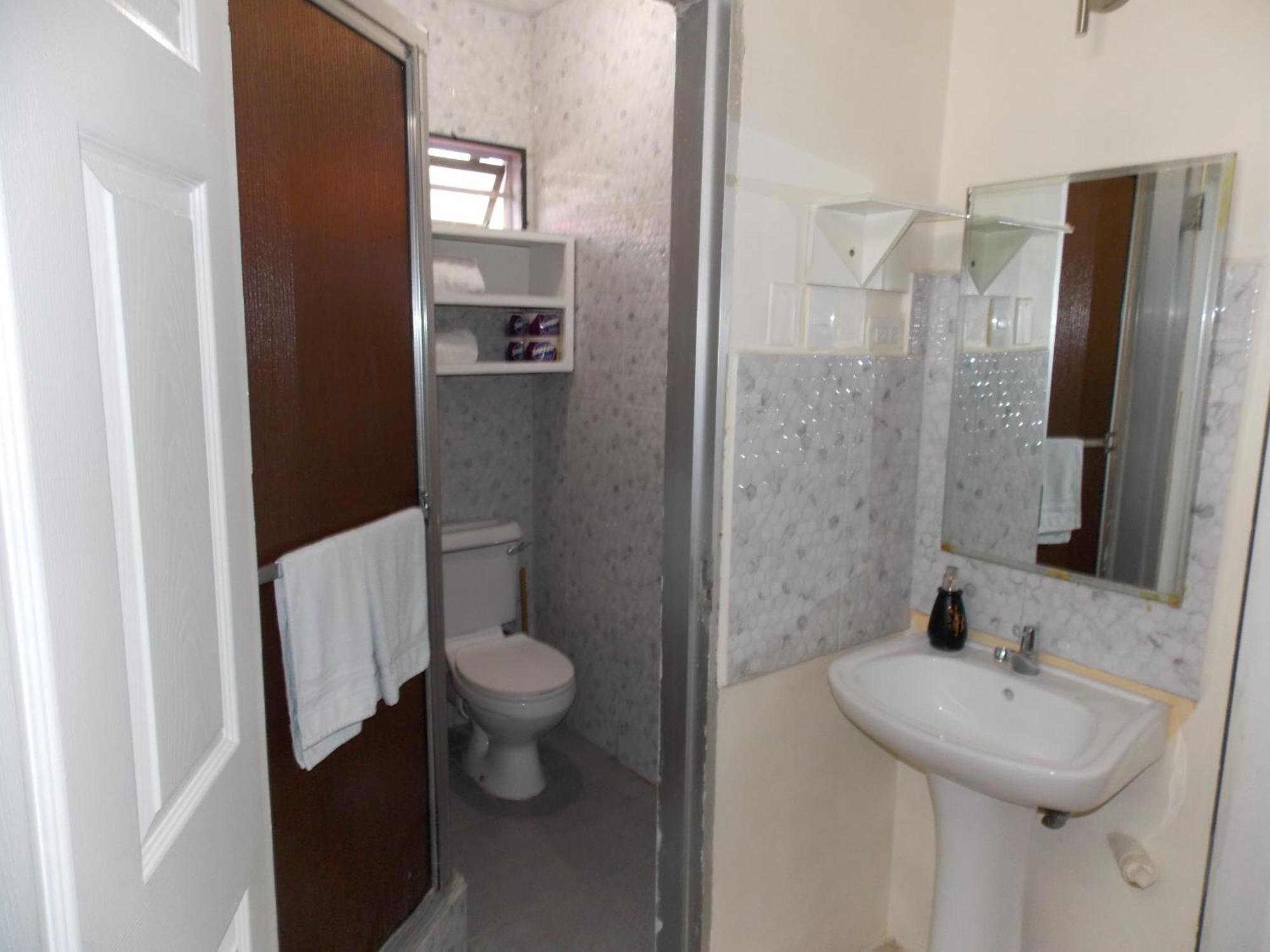 Stewart Apt- Trincity, Airport, Washer, Dryer, Office, Cable , Wifi الغرفة الصورة